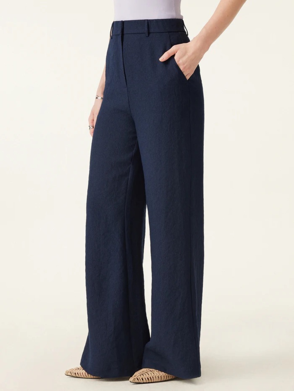 NWT OGL European Linen Mid Rise Flared Pant with Pockets in Navy - Picture 3 of 5